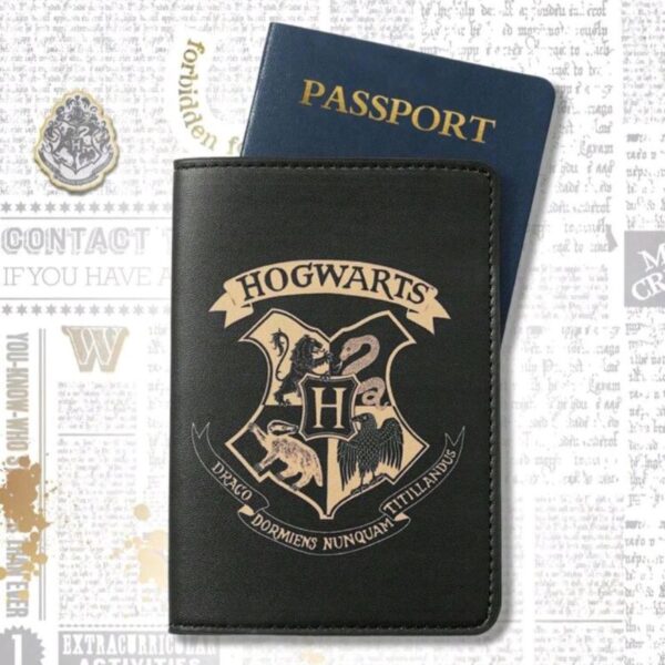 Porta Pasaporte Escudo Hogwarts