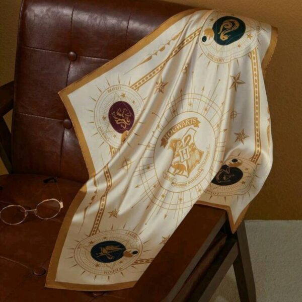 Pañuelo Cuadrado Hogwarts - Imagen 2