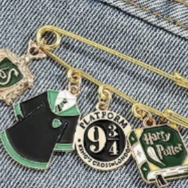 Broche 4 Insignias Casa Slytherin