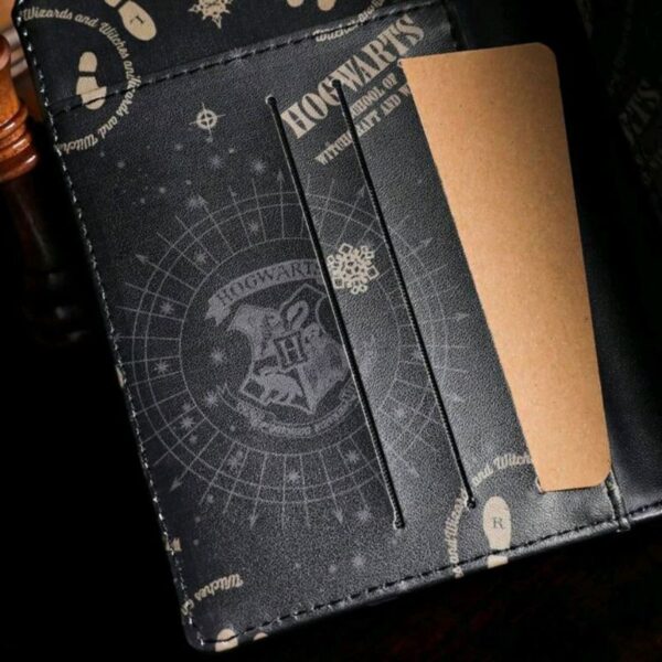 Porta Pasaporte Hogwarts - Imagen 3