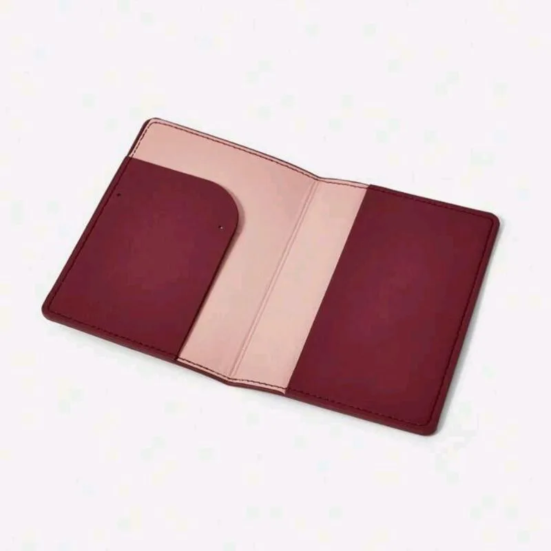 Porta Pasaporte Escudo Gryffindor - Imagen 2