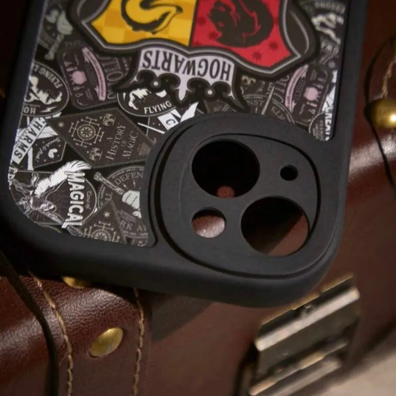 Carcasas IPhone 14 escudo Hogwarts Colores - Imagen 2