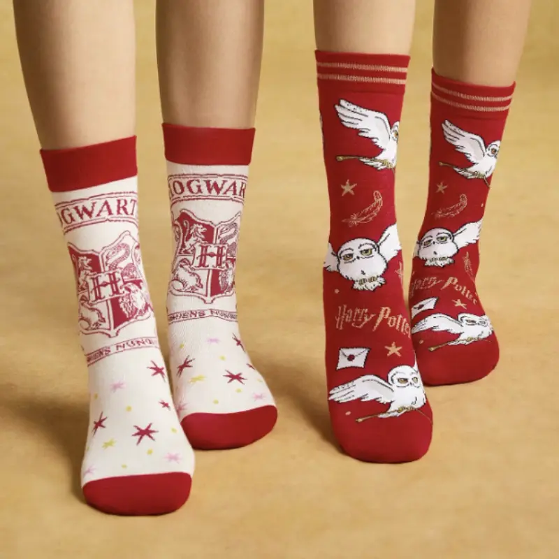 calcetines Harry Potter pack dos pares Hogwarts escudo lechuza Hedwig medias tejidas tienda original chile